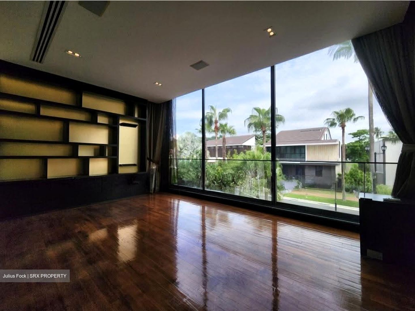Ocean Drive (D4), Detached #617873101